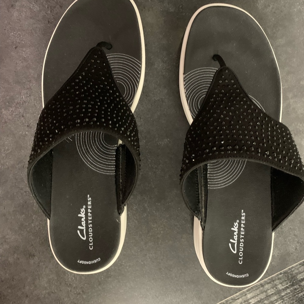 Clarks cloud  steppers.  Brand new never worn. - Picture 8 of 11